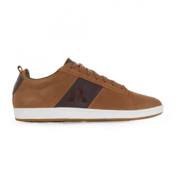 Le Coq Sportif COURTCLASSIC COUNTRY Men's Shoes (Trainers) In Brown